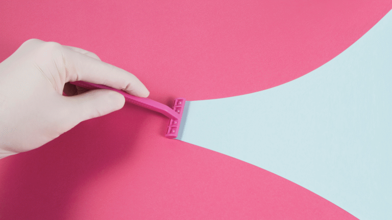 does shaving pubic hair reduce odor? feature image