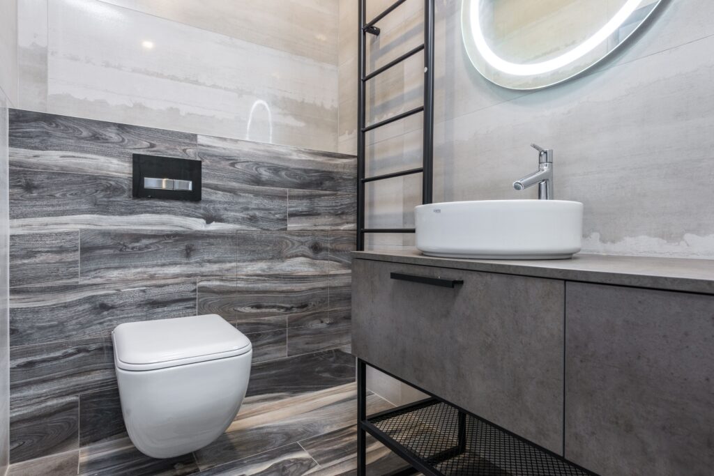 Modern bathroom interior, representing the frequent urination symptoms of interstitial cystitis (bladder pain syndrome)